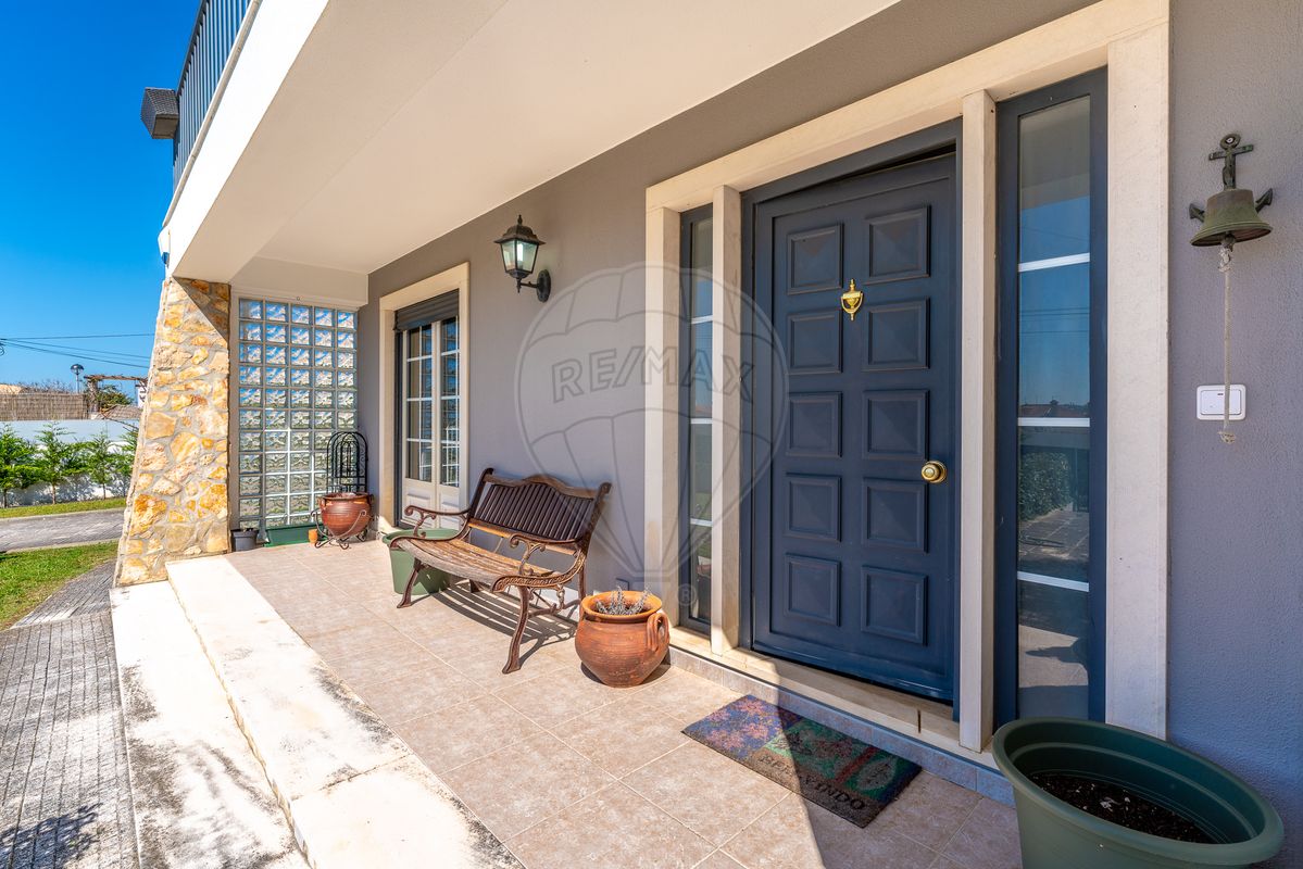 listing 125871049-105 picture-0