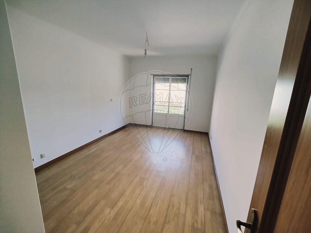 listing 125871055-24 picture-0