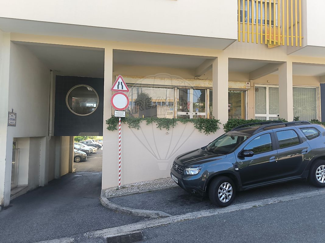 Loja - Barcarena, Oeiras, Lisboa