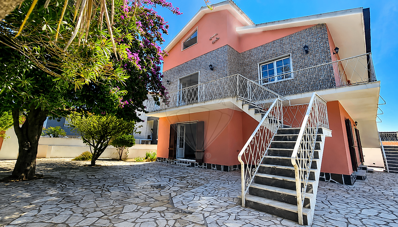 Apartamento T5 à venda em Mafra
