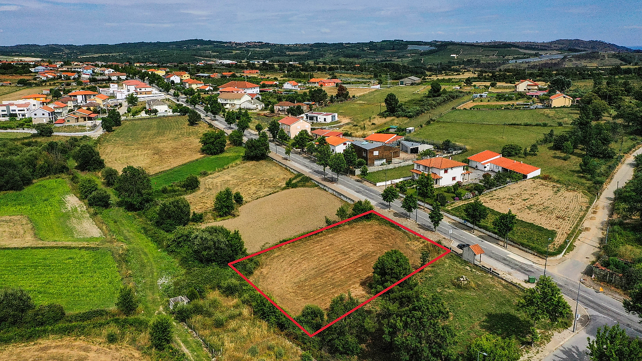 Terreno em Carrazeda de Ansiães