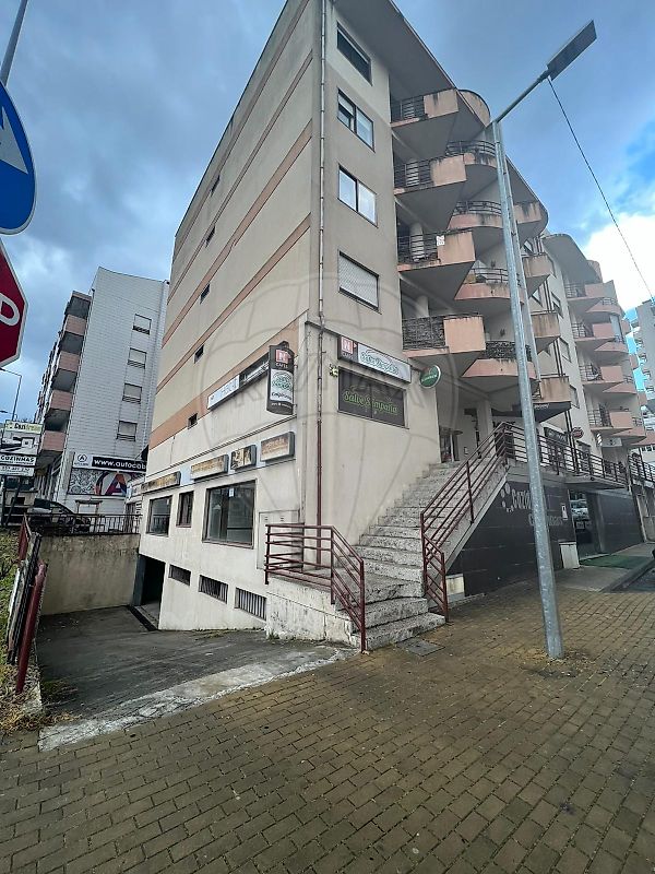 Garagem à venda em Vila Real