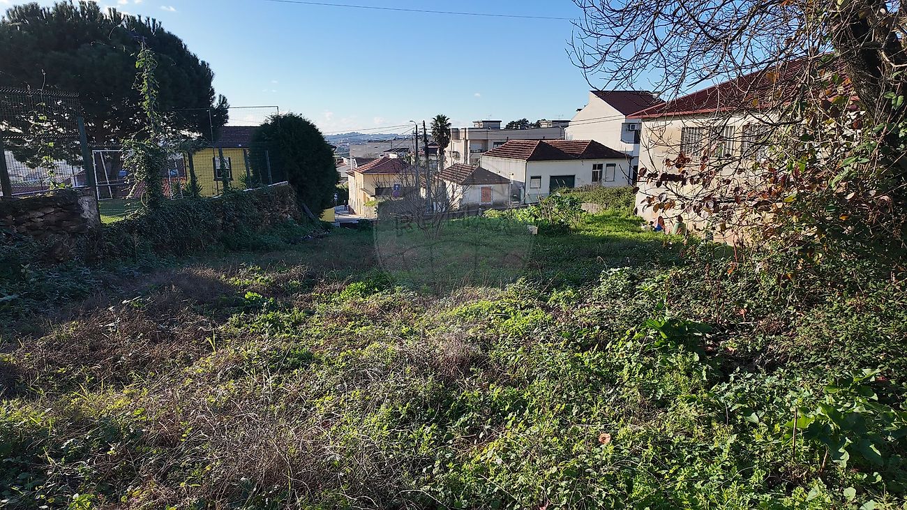 Land for sale in Gondomar, Portugal — €117,500