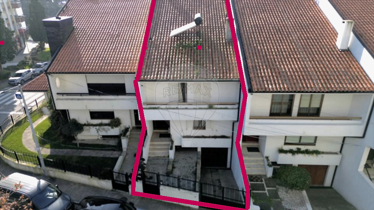 Moradia T4 à venda em Vila Nova de Gaia
