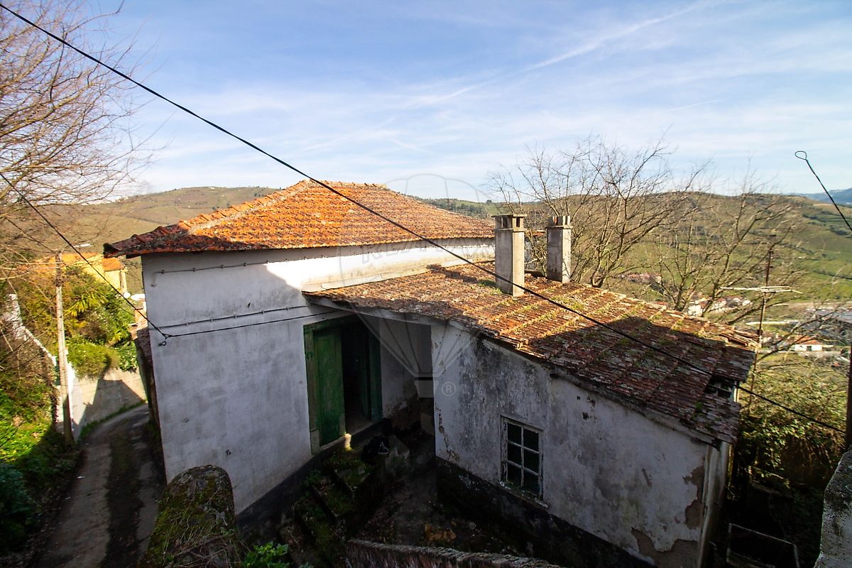 Moradia T2 à venda em Peso da Régua