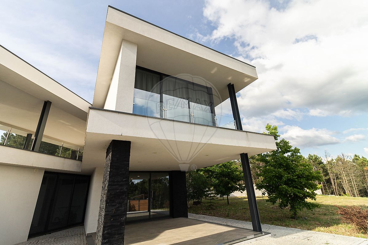 Moradia T4 à venda em Vila Real