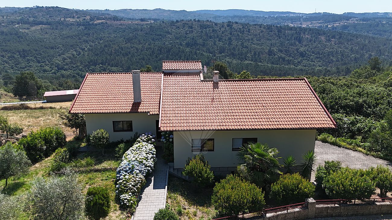 Apartamento T5 à venda em Vila Real