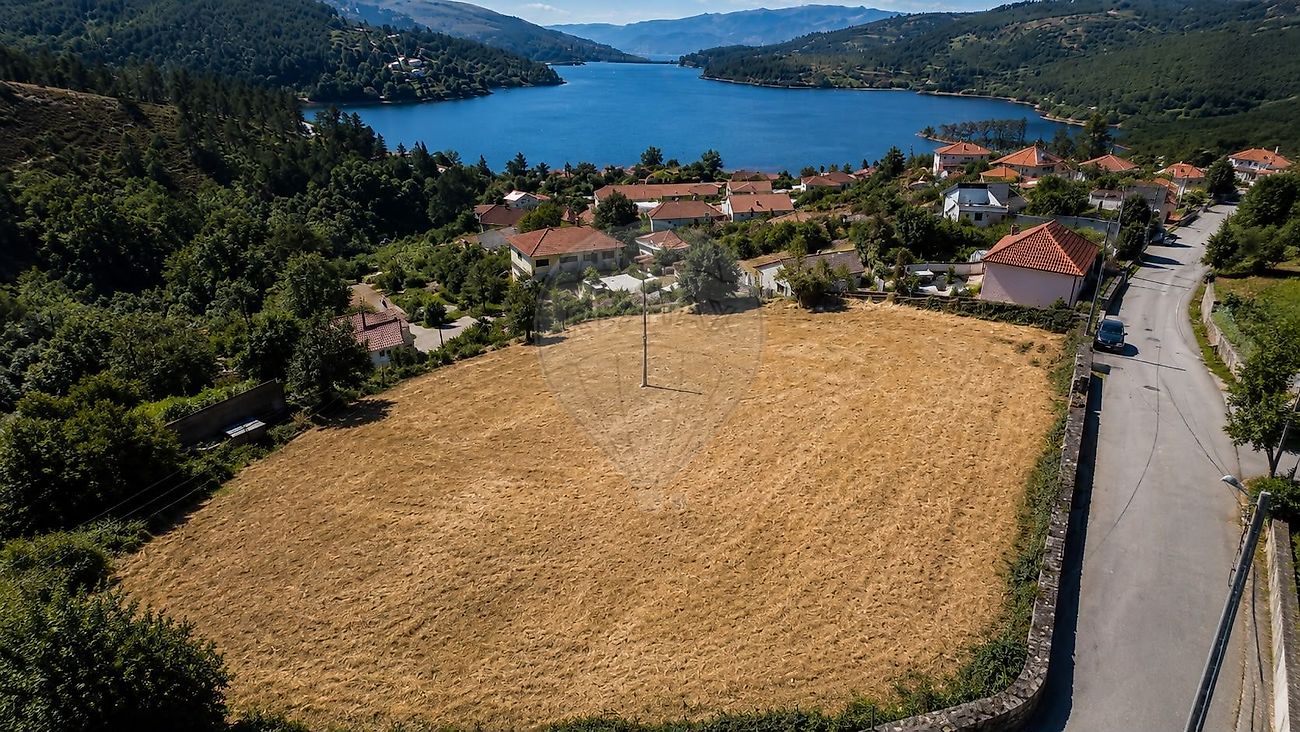 Terreno - Venda Nova e Pondras, Montalegre, Vila Real