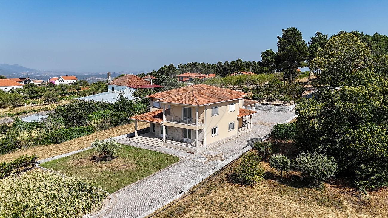 Apartamento T5 à venda em Murça
