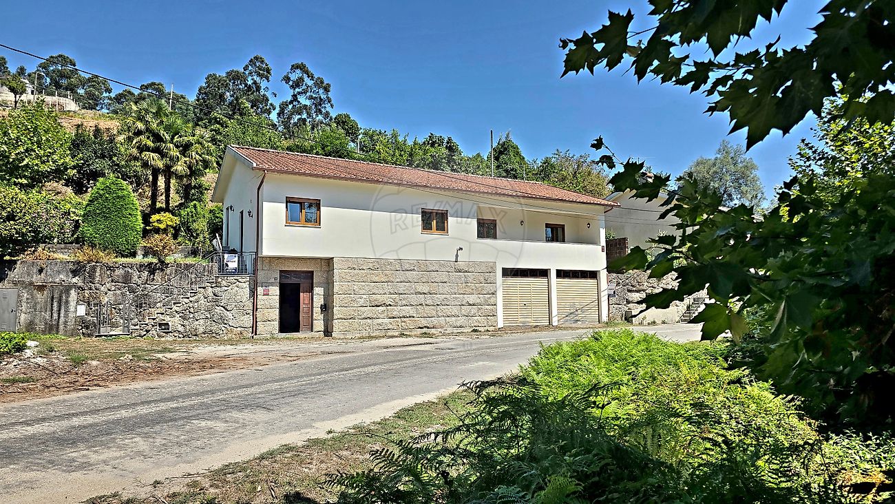 Apartamento T4 à venda em Vieira do Minho