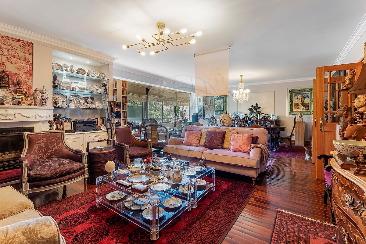 Apartamento T5 à venda em Campo Mártires da Pátria