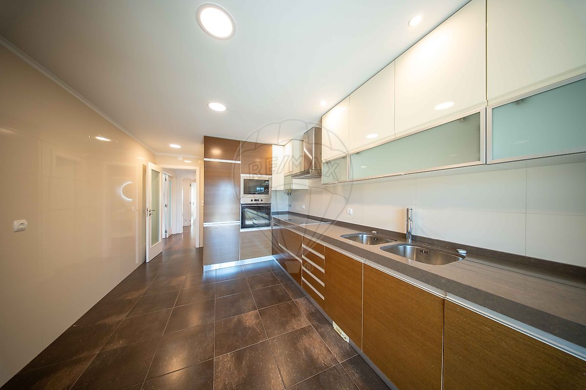 Apartamento T3 em Sintra (Santa Maria e São Miguel, São Martinho e São Pedro de Penaferrim) 3