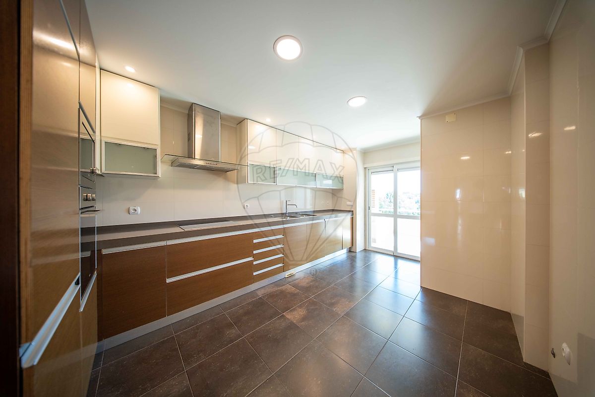 Apartamento T3 em Sintra (Santa Maria e São Miguel, São Martinho e São Pedro de Penaferrim) 4