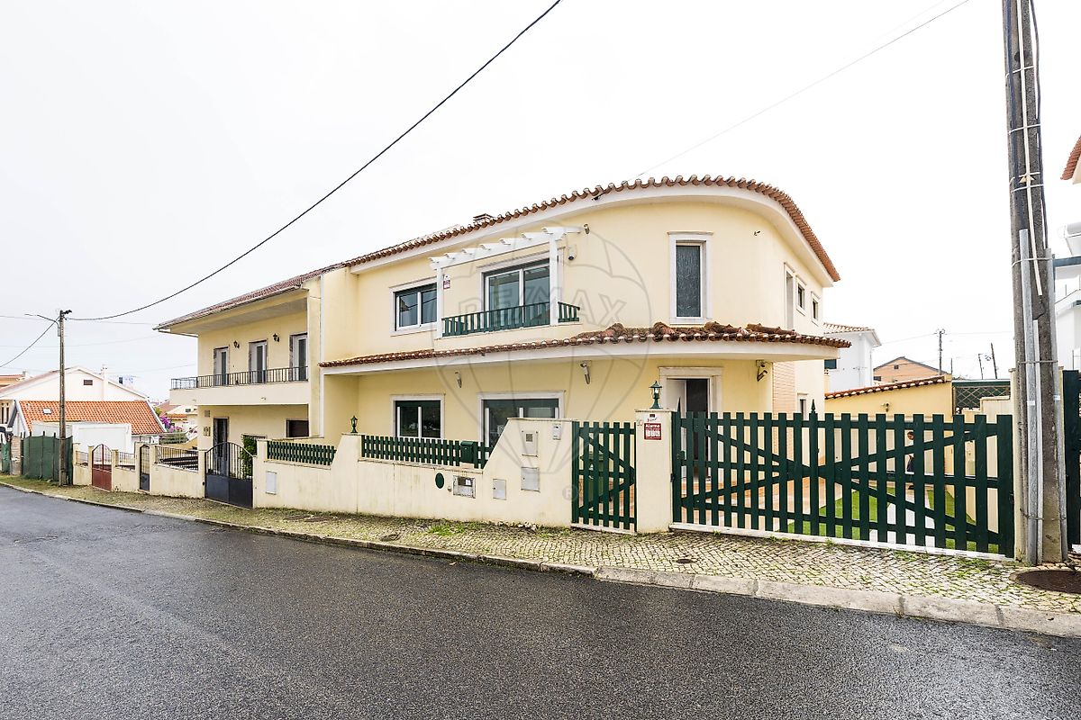 Moradia T4 para venda