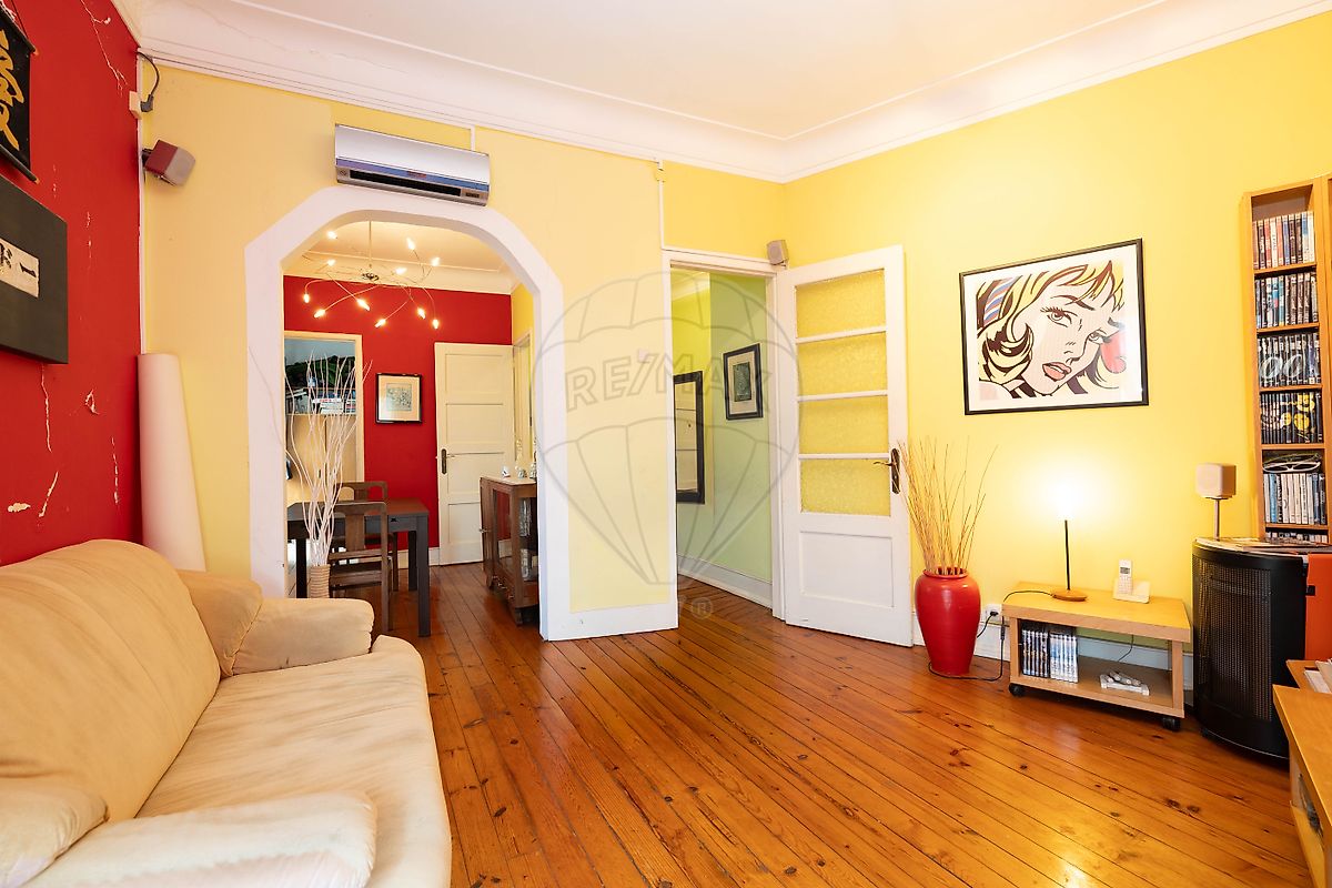 Apartamento T5 à venda em Amadora