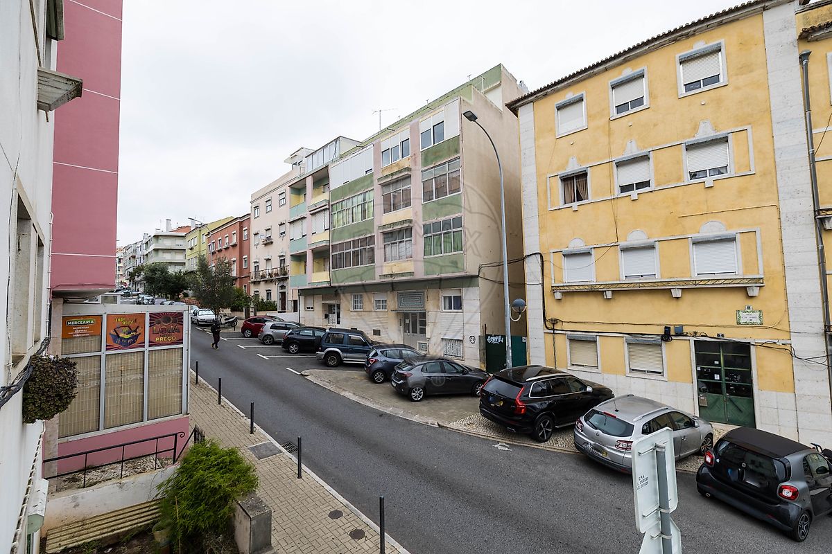 Apartamento T5 à venda em Mina de Água, Amadora — foto 14