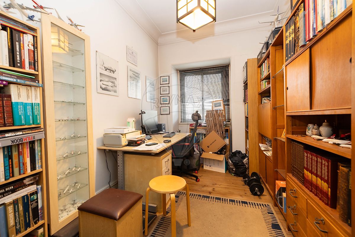 Apartamento T5 à venda em Mina de Água, Amadora — foto 17