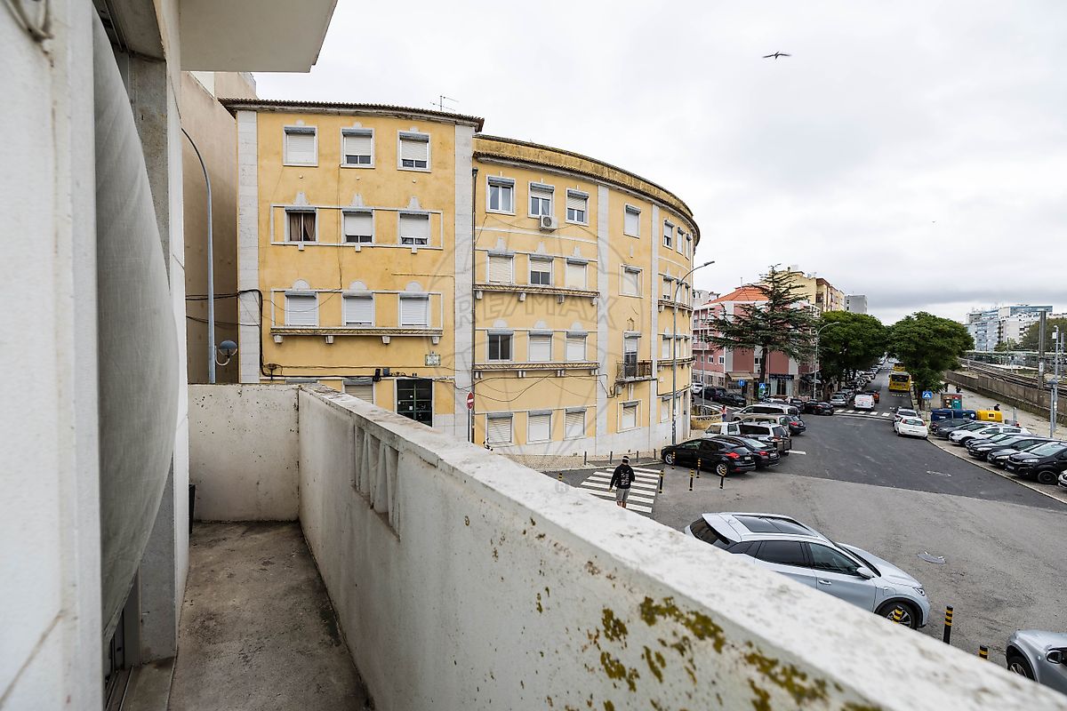 Apartamento T5 à venda em Mina de Água, Amadora — foto 11