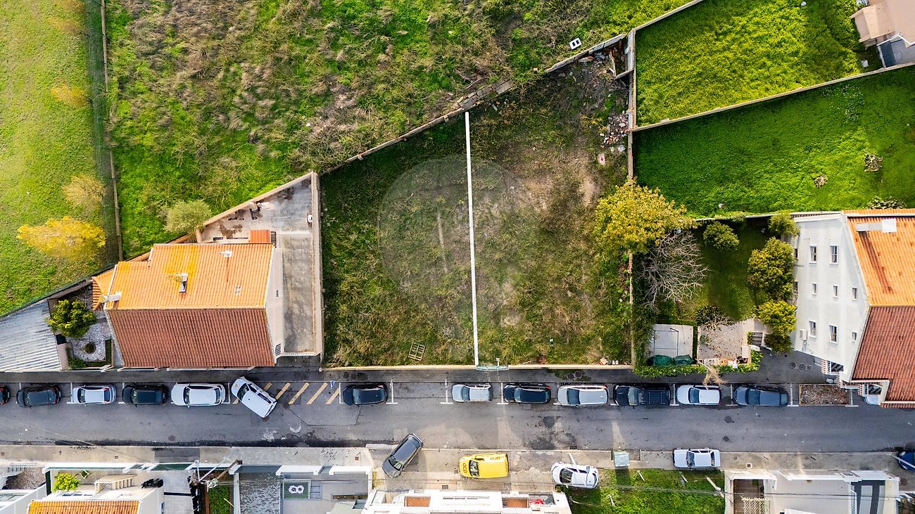 Terreno à venda em Amadora
