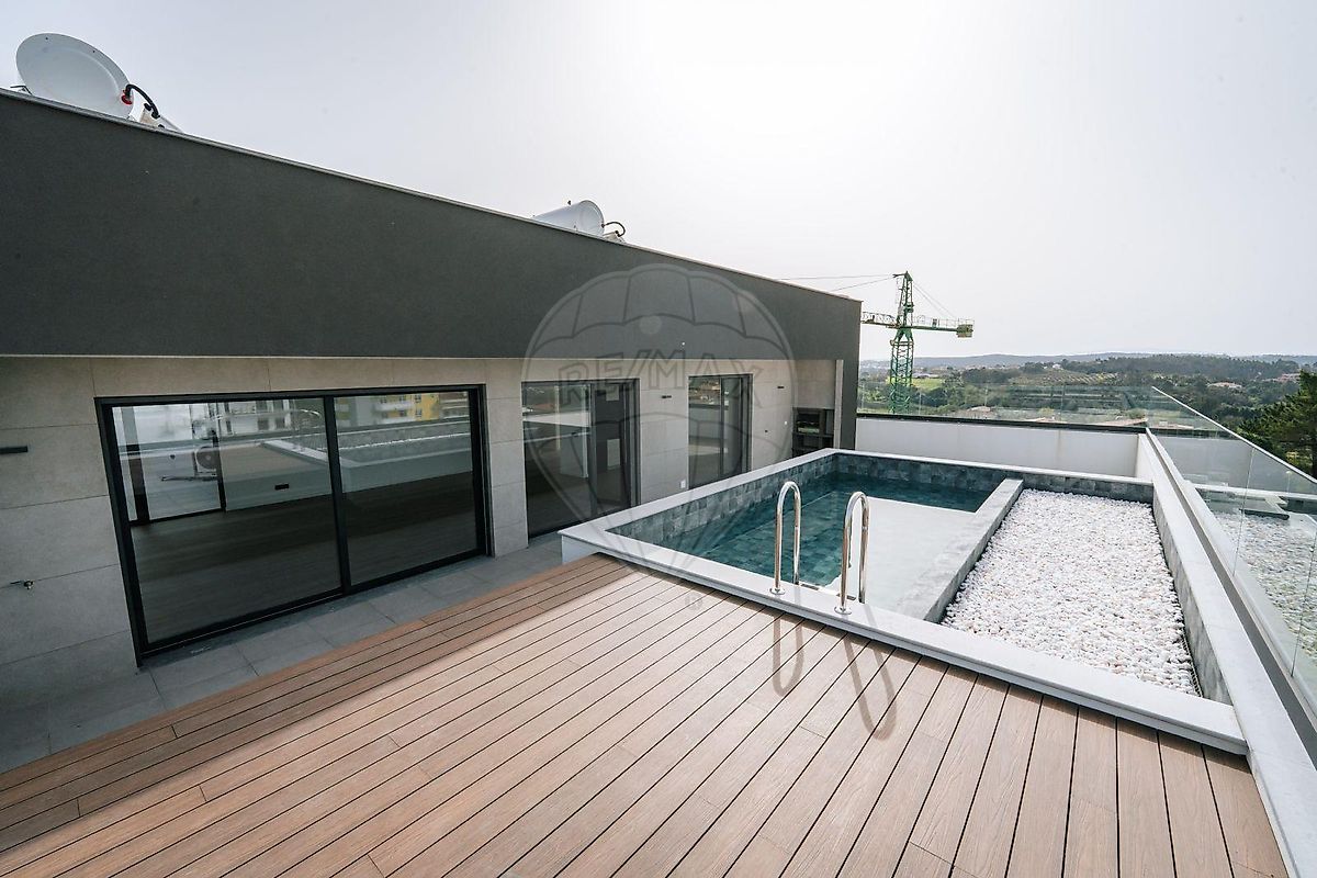 Apartamento T5 à venda em Caldas da Rainha