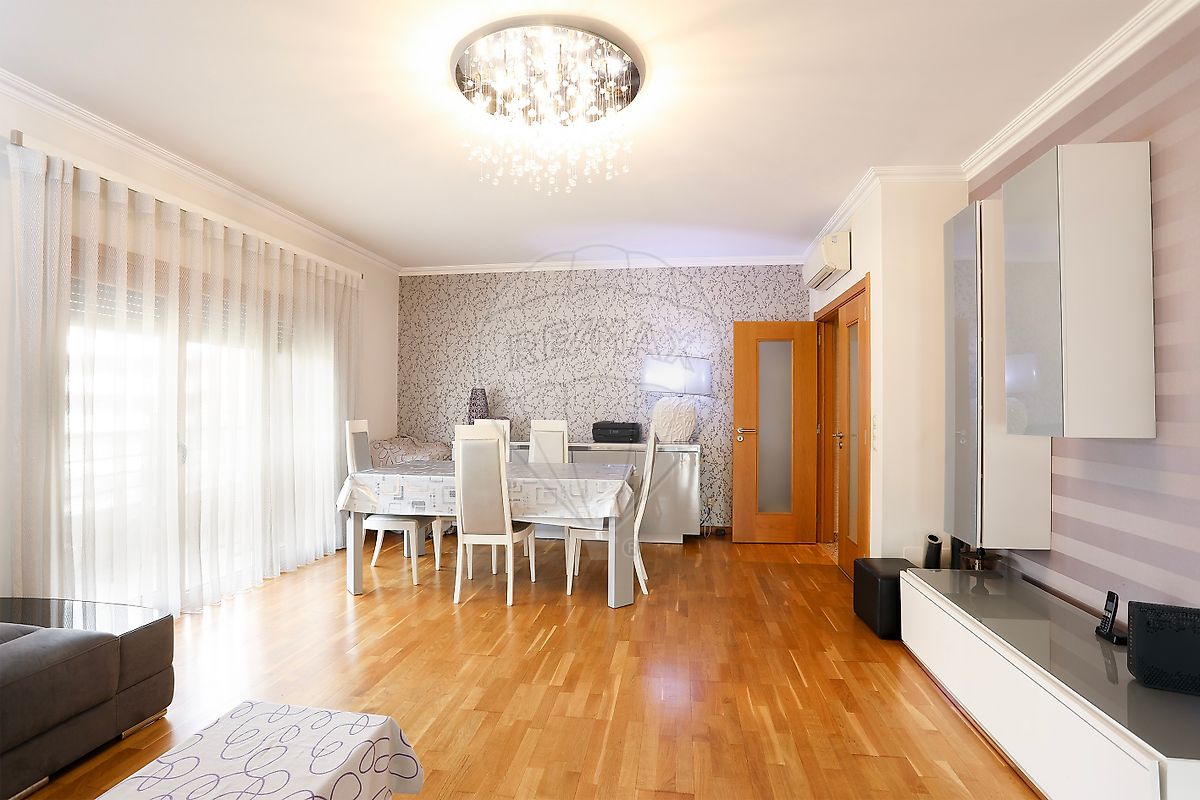 Apartamento T3 à venda em Odivelas