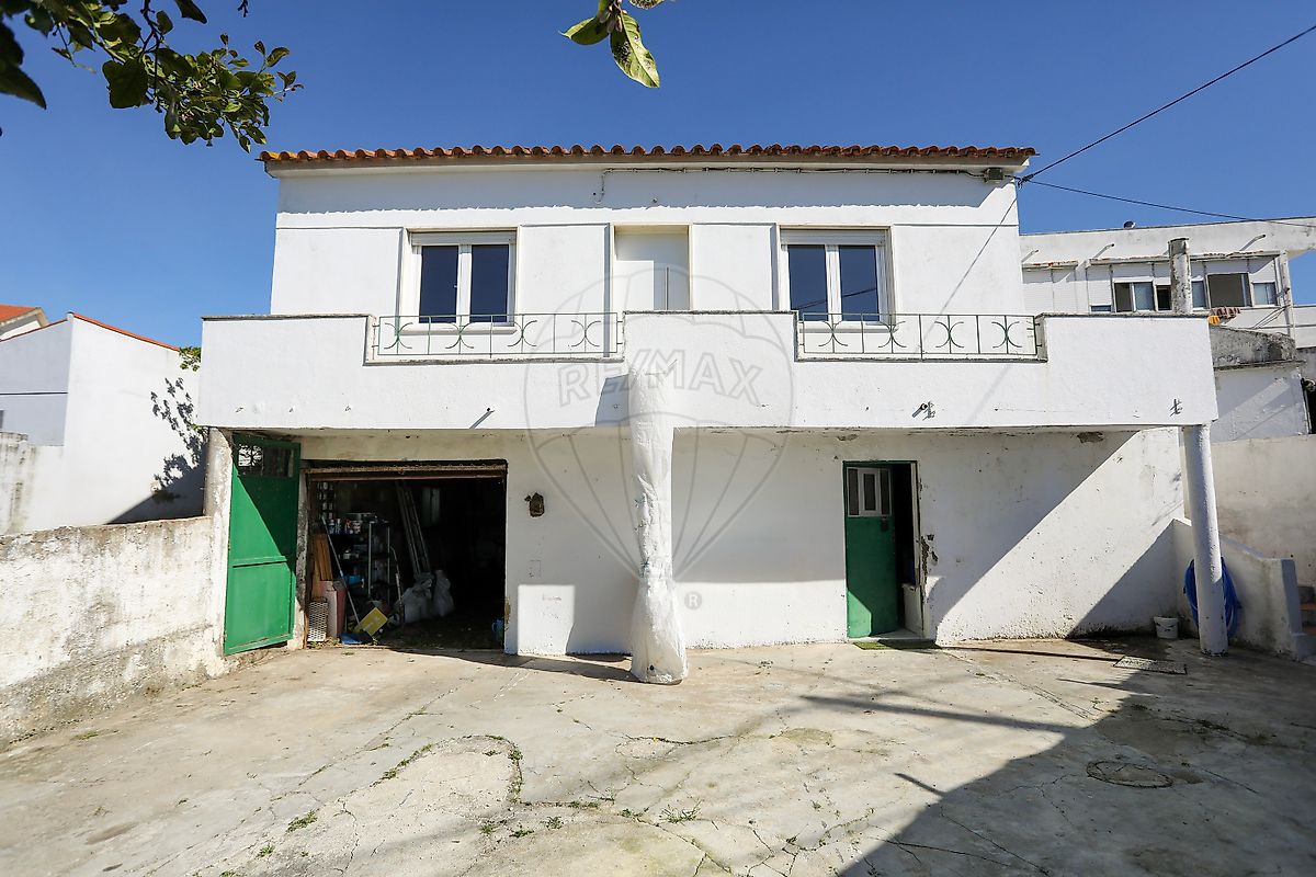 Moradia T2 à venda em Odivelas