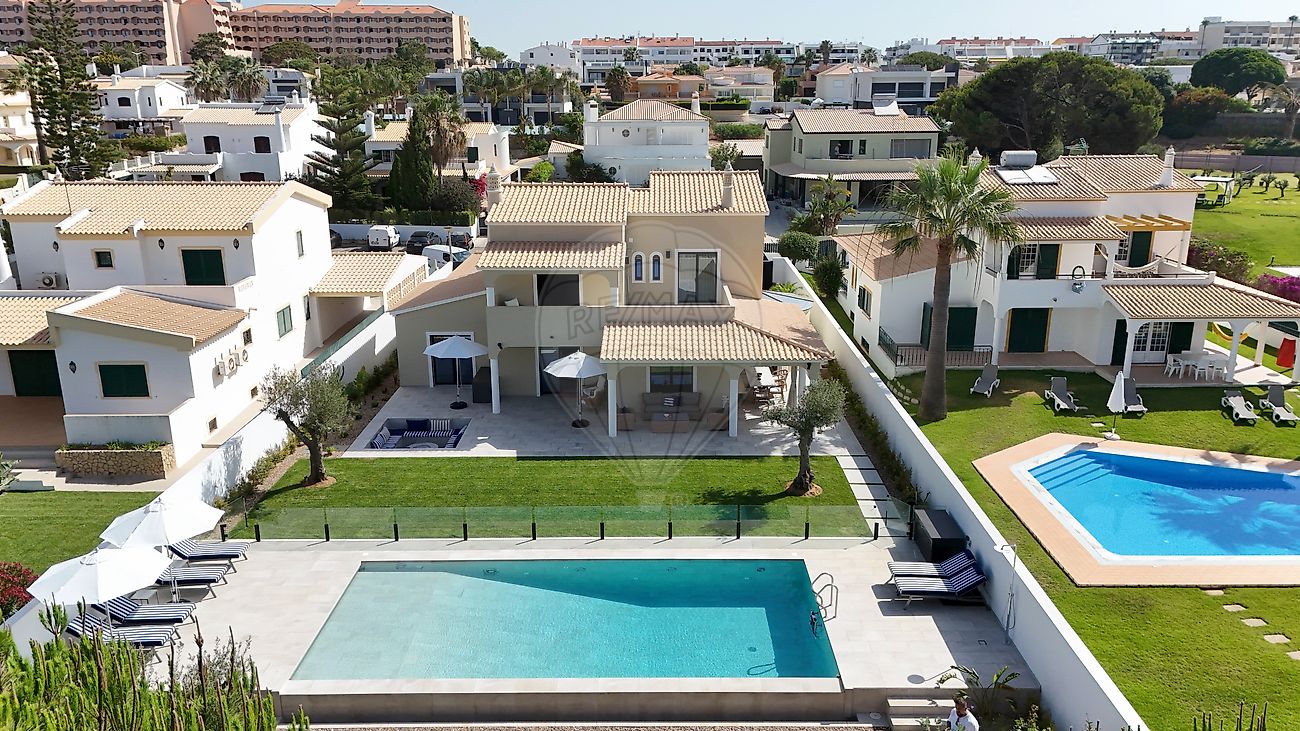 Moradia T5 à venda em Albufeira