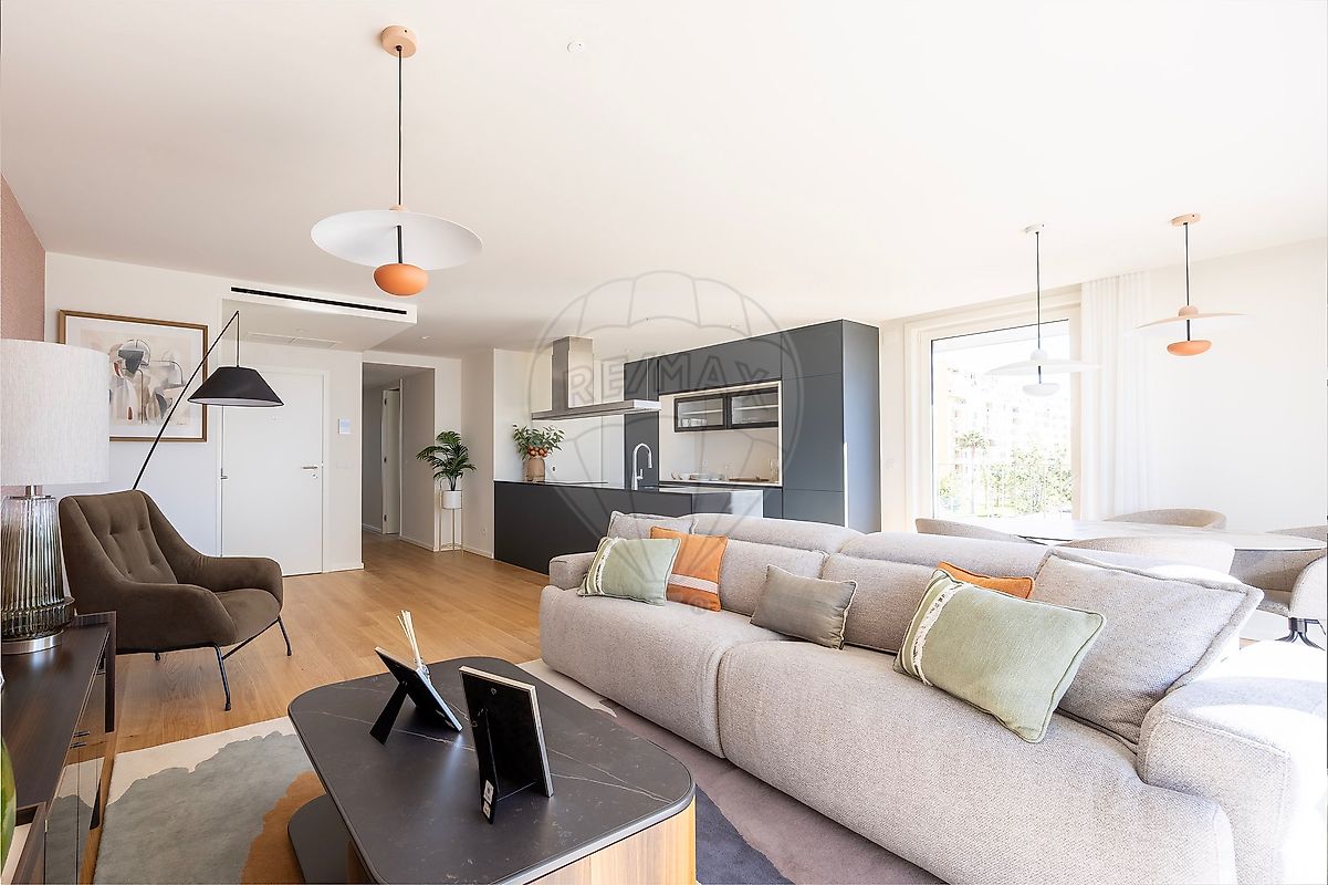 Apartamento T3 à venda em Faro