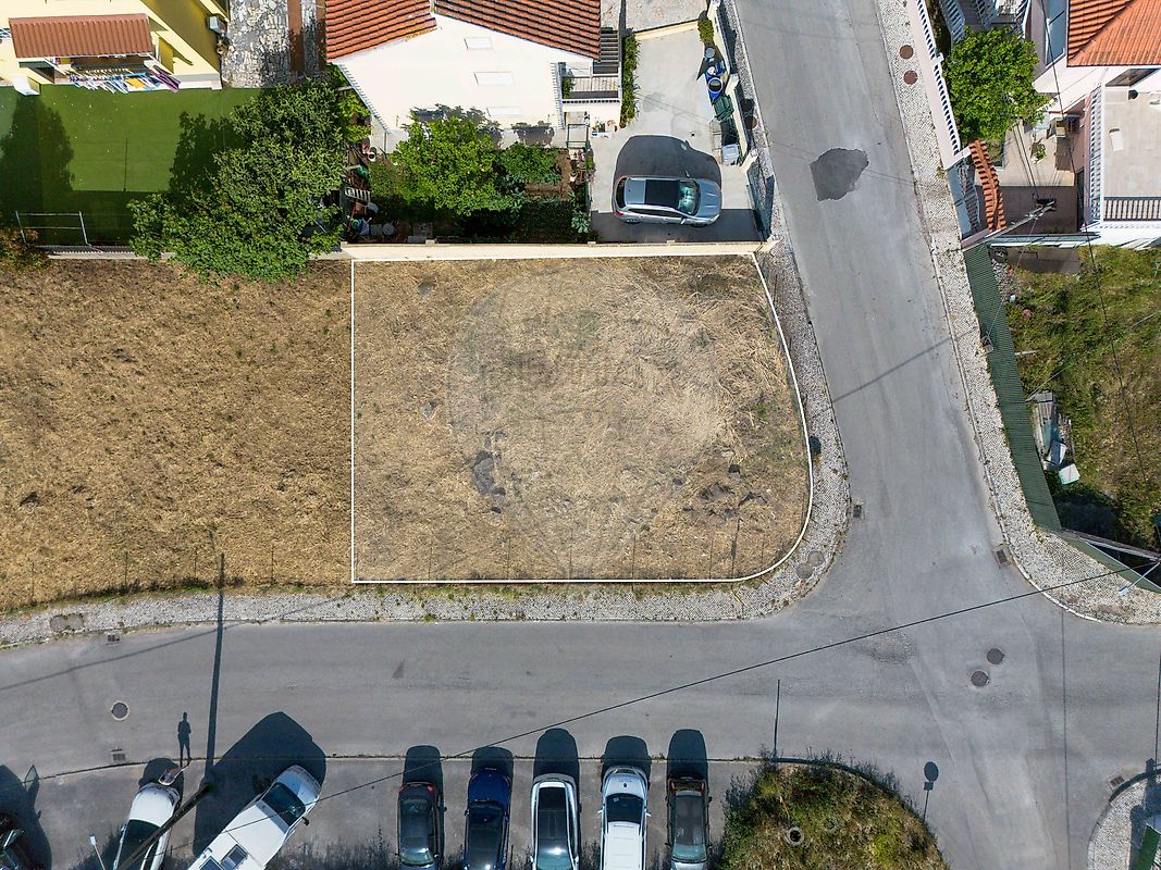 Terreno à venda em Odivelas