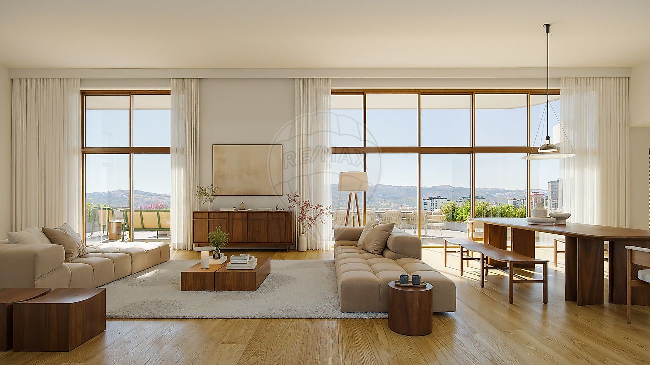 Apartamento T4 à venda em Loures