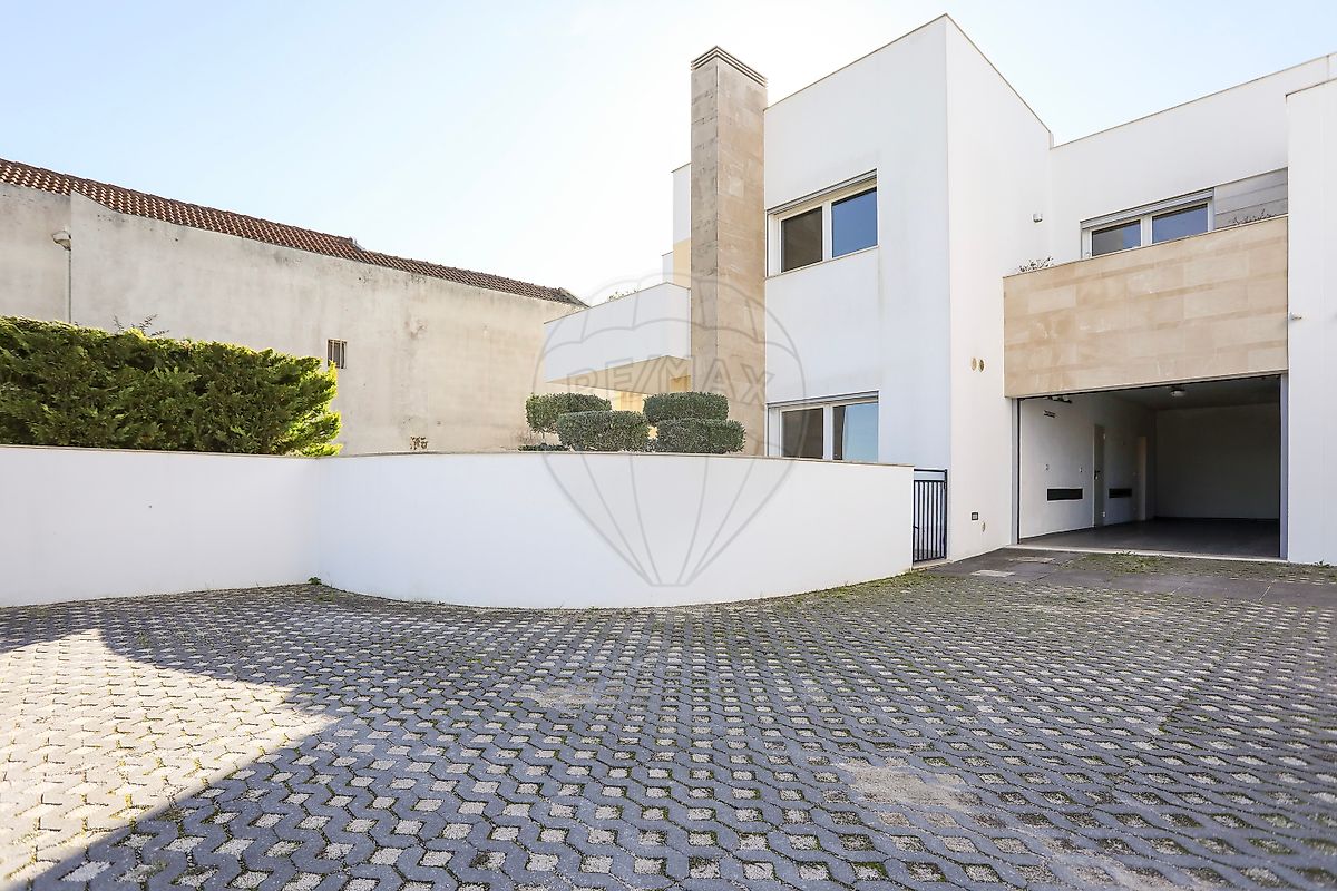 Apartamento T4 à venda em Loures