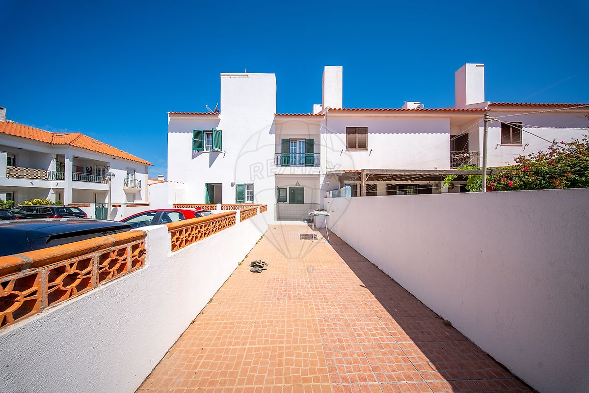 Apartamento T5 à venda em Sines