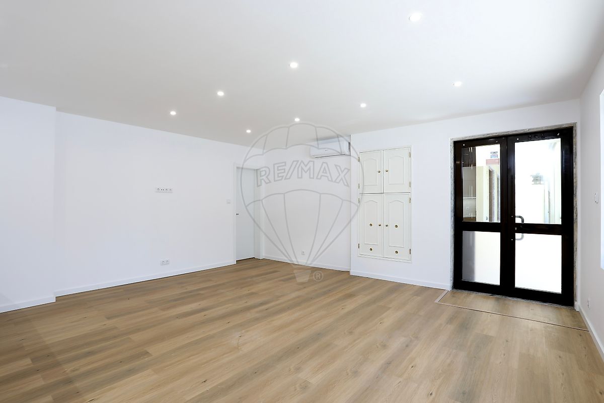 Apartamento T1 à venda em Loures