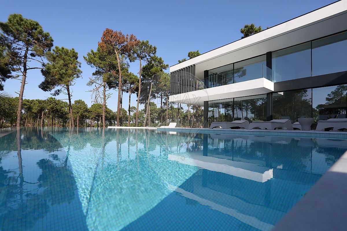 Apartamento T5 à venda em Almada