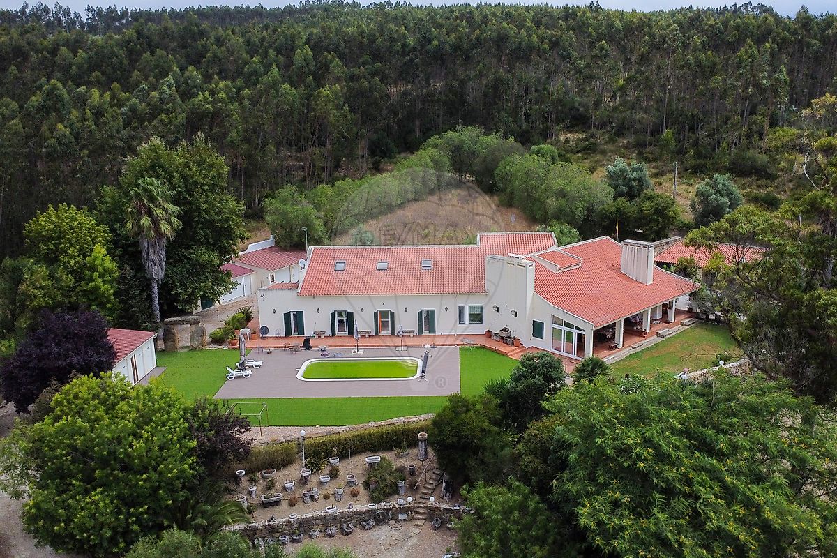 Apartamento T7 à venda em Sobral de Monte Agraço