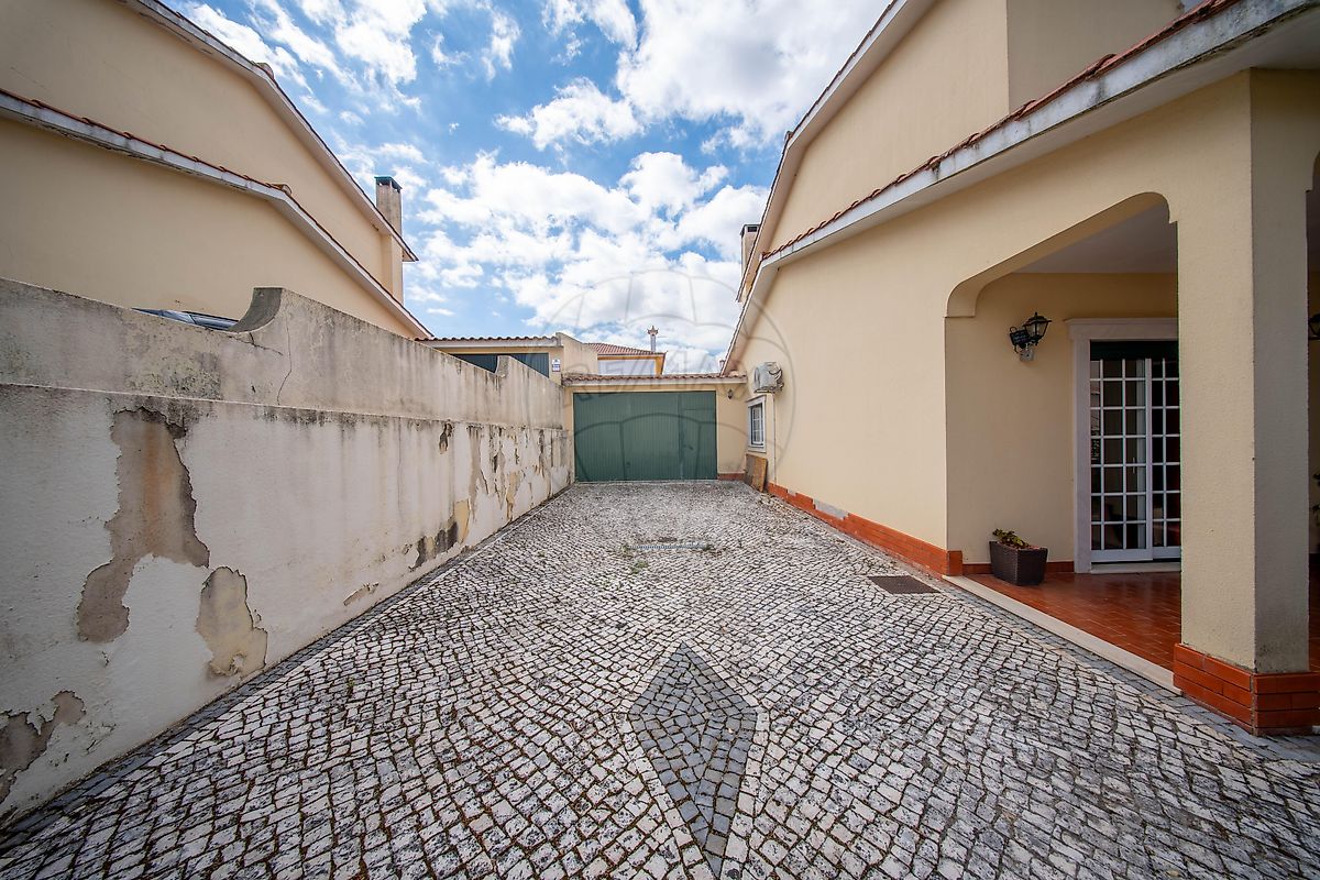 Moradia T5 à venda em Nossa Senhora de Fátima, Entroncamento — foto 27