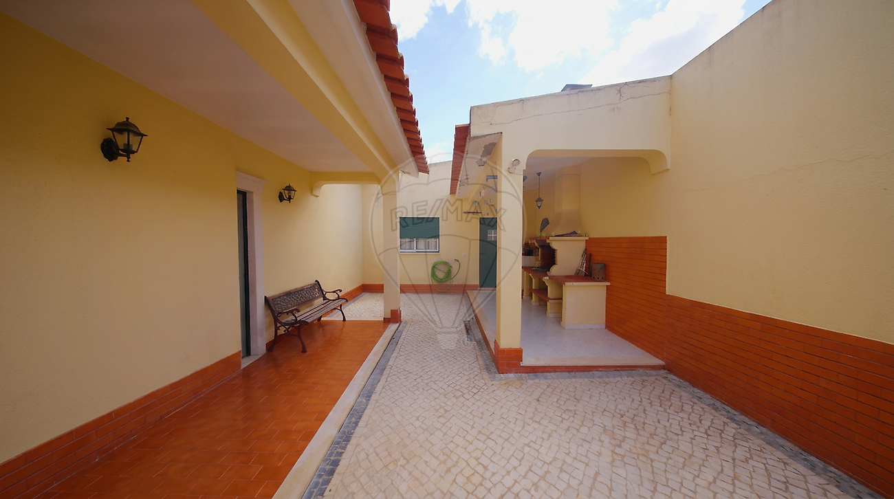 Moradia T5 à venda em Nossa Senhora de Fátima, Entroncamento — foto 9