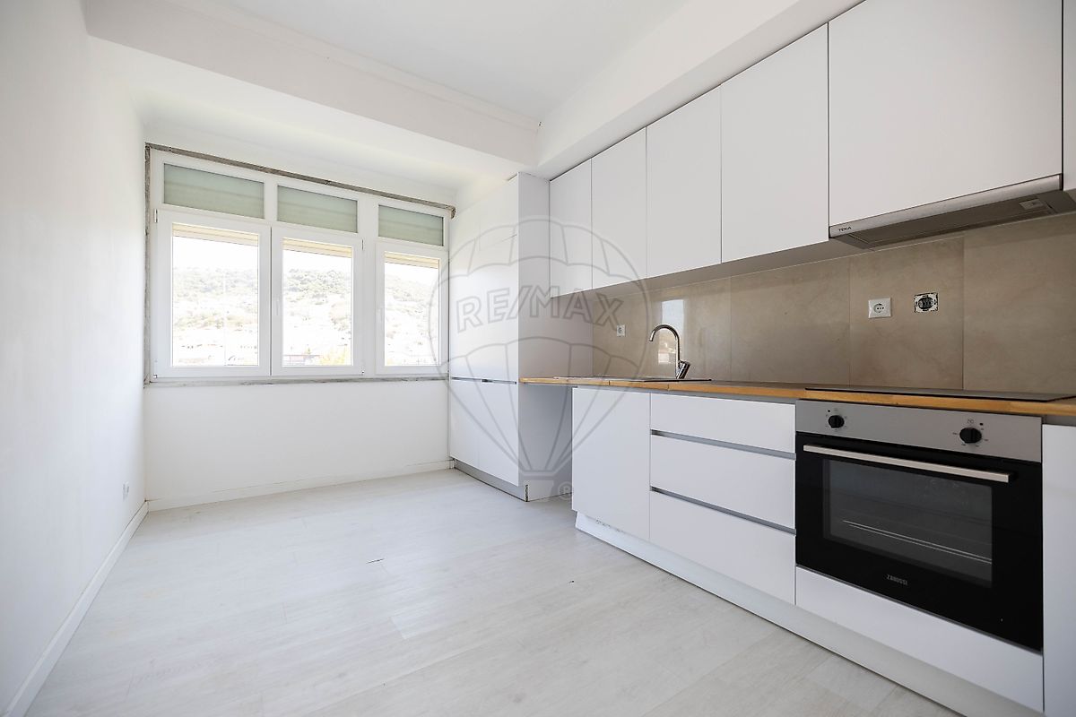 Apartamento T2 à venda em Odivelas