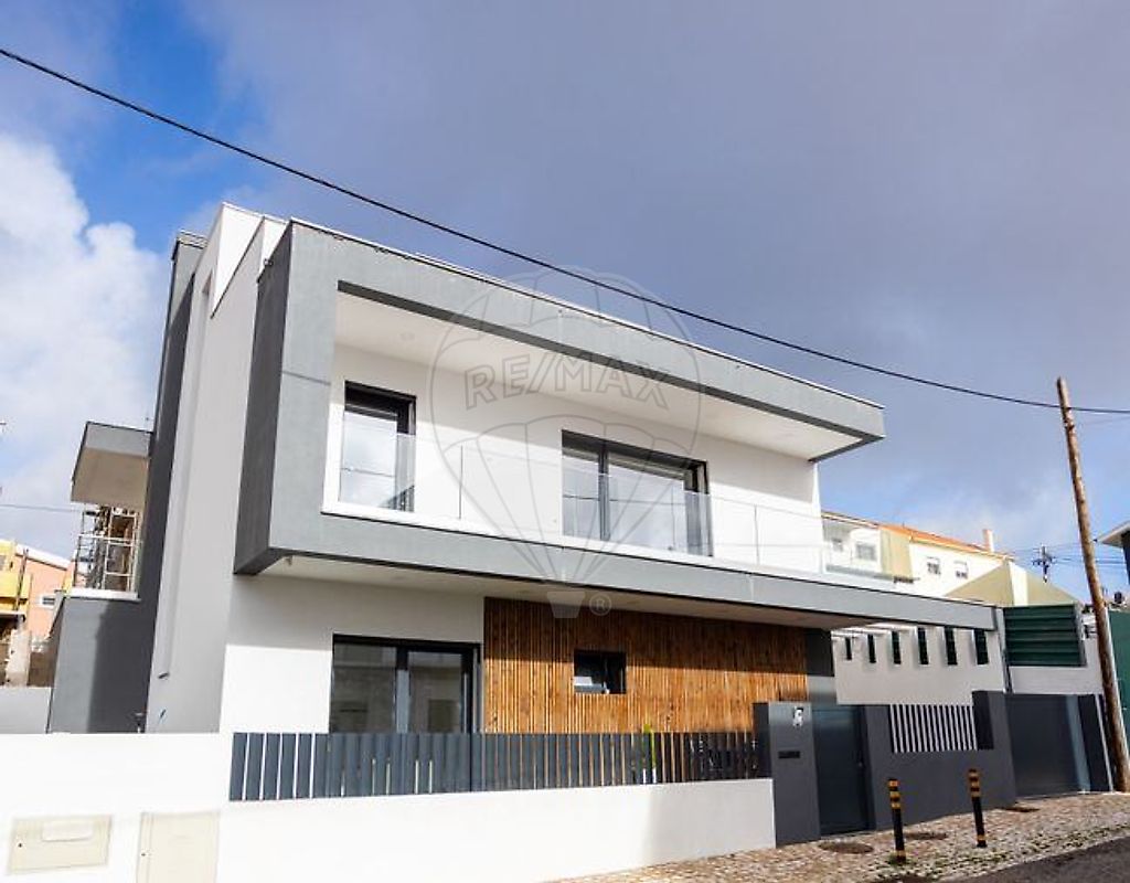 Moradia T5 - Pontinha e Famões, Odivelas, Lisboa