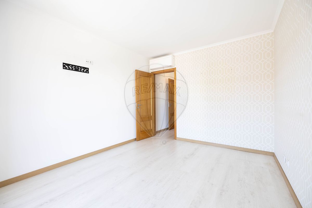 Apartamento T3 à venda em Carnaxide e Queijas, Oeiras — foto 18