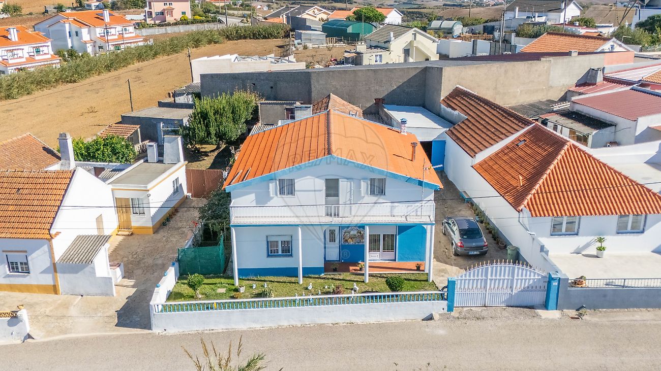 Moradia T5 em Santa Bárbara, €399.500