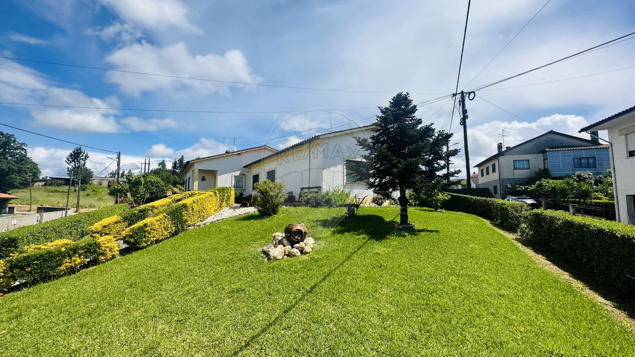Moradia T4 para venda