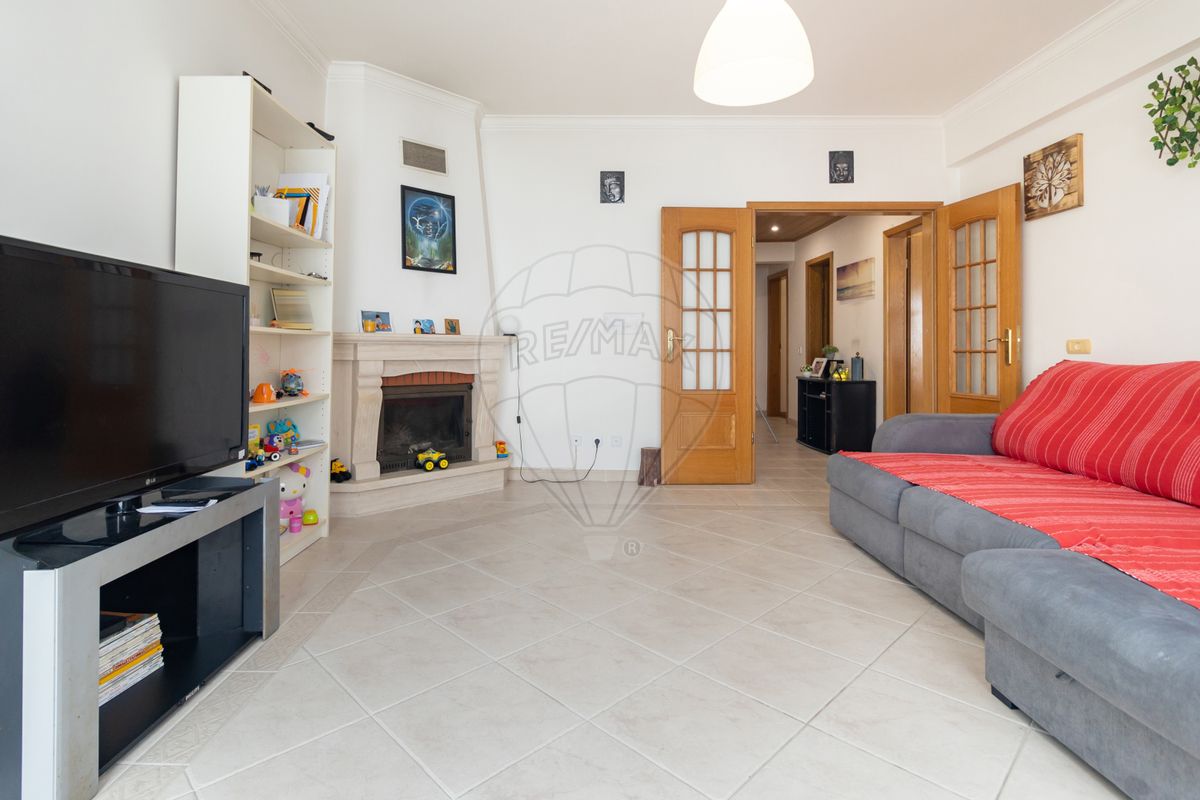 listing 125921117-15 picture-0