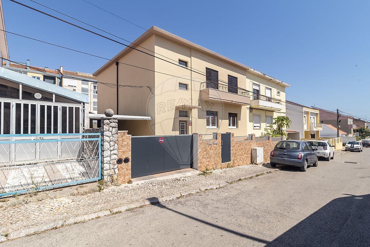 Moradia T3 à venda em Setúbal