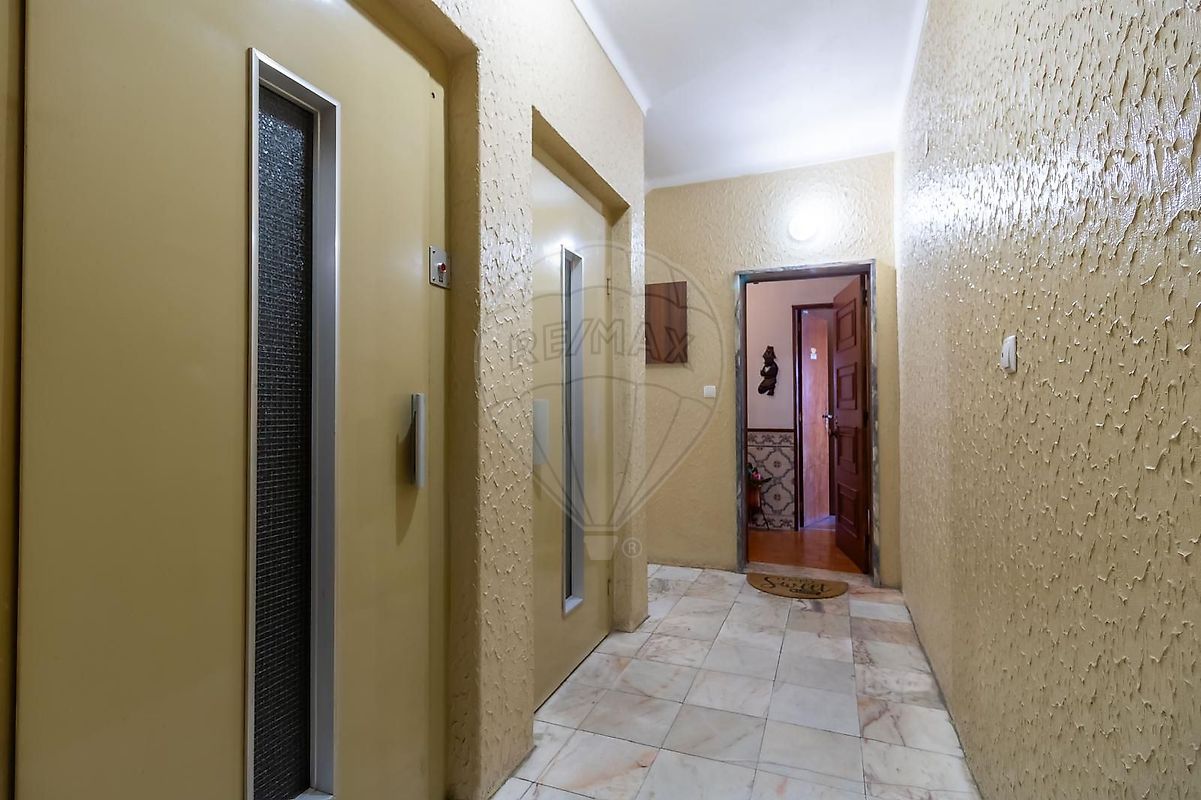 Apartamento T3 à venda em Amora, Seixal — foto 2