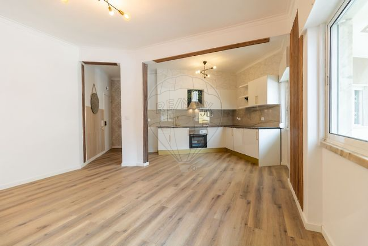 Apartamento T3 à venda em Seixal