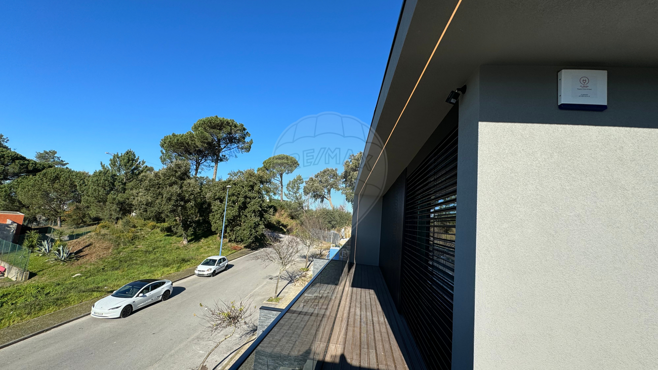 listing 125971010-219 picture-0