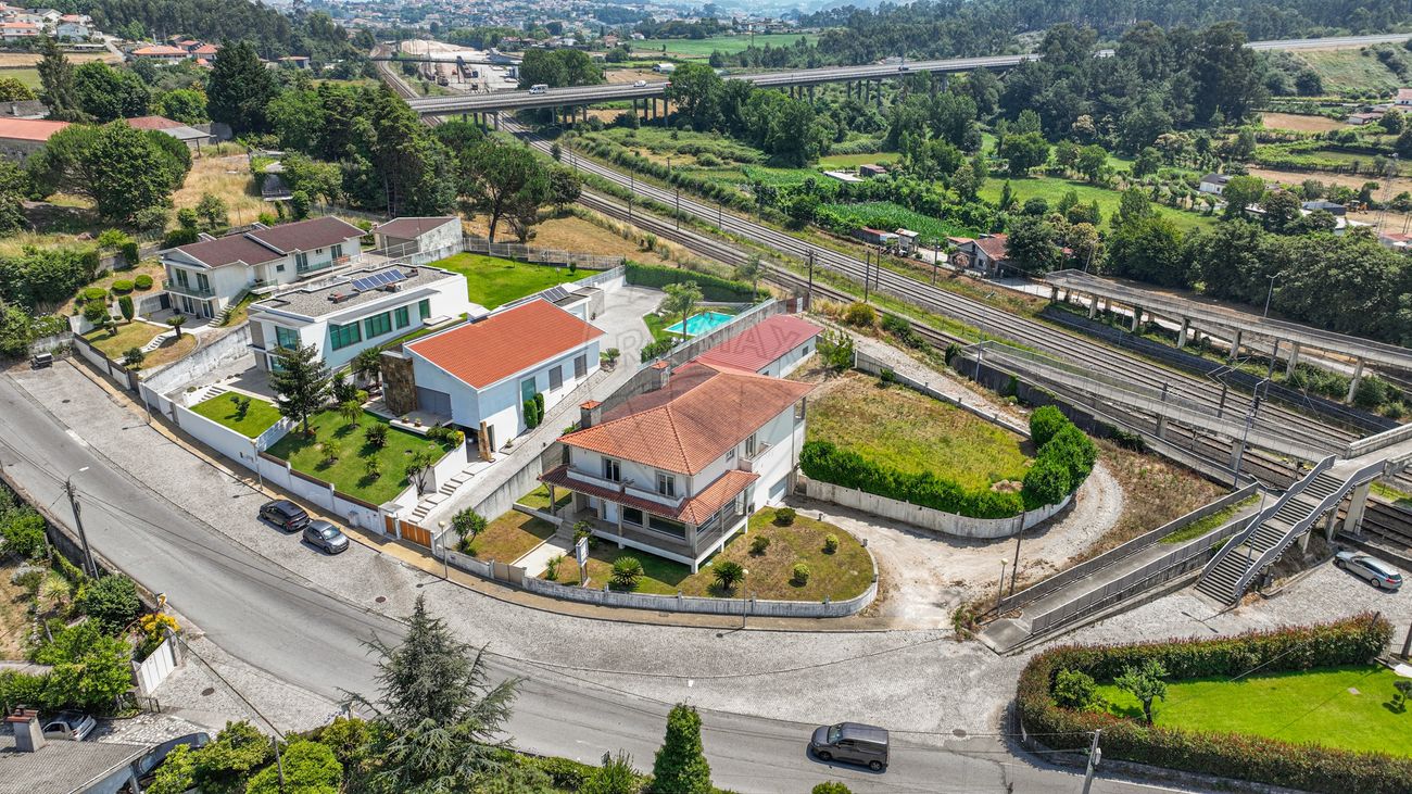 listing 125971394-44 picture-0