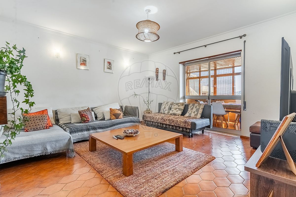 Apartamento T2 em Nogueira, Fraião e Lamaçães, €199.000