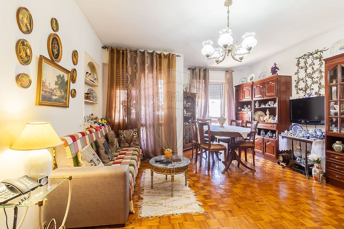 Apartamento T2 à venda em Loures